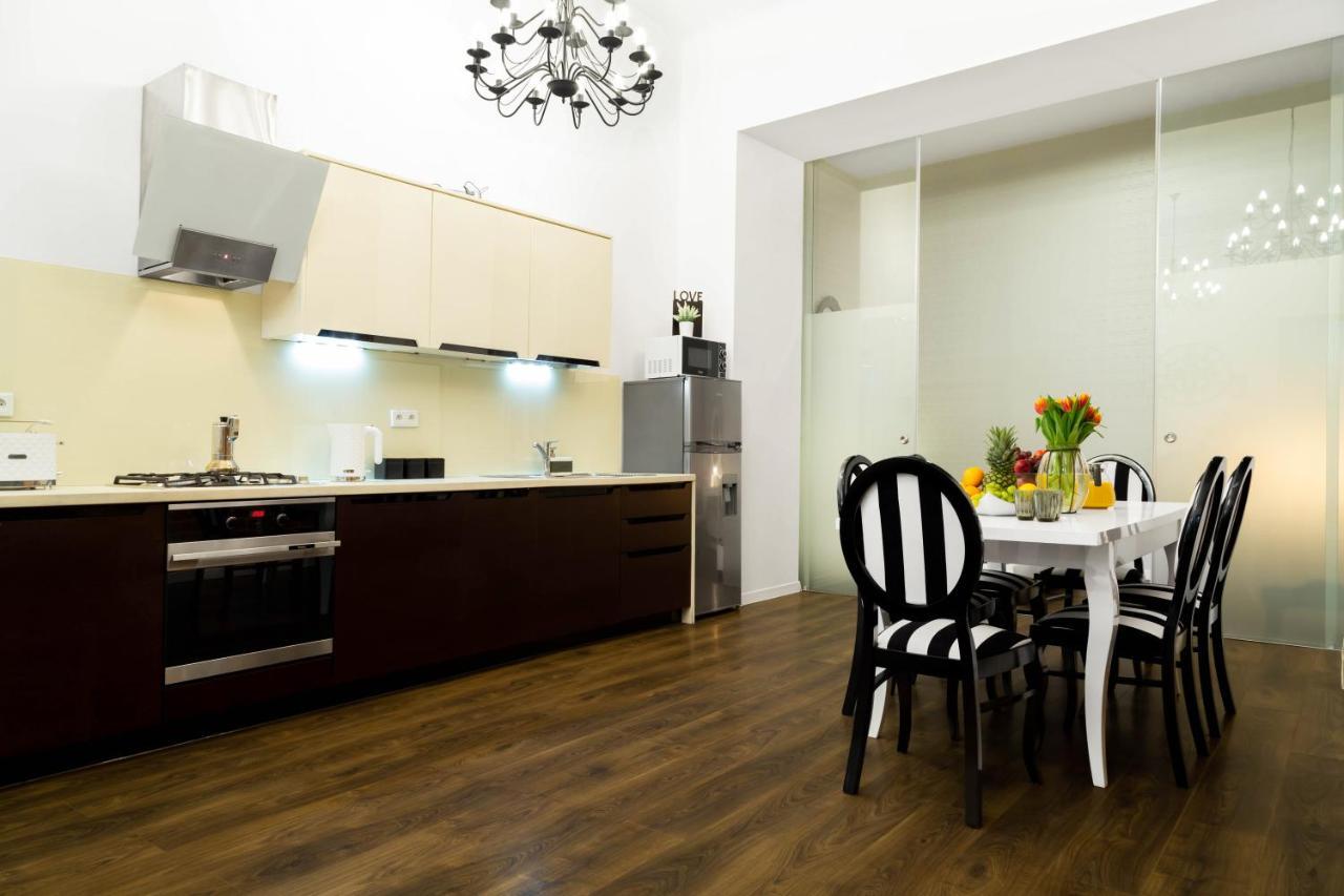 Househost Apartment: Boguslawskiego Street Apartment Krakow